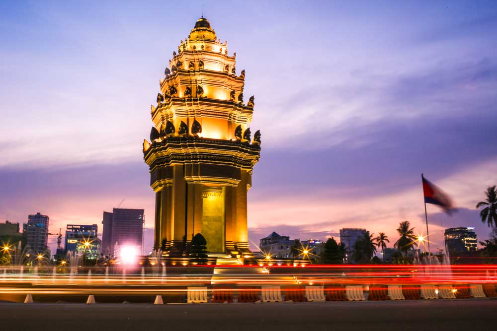 Phnom-Penh-Food-Tour-Independence-Monument